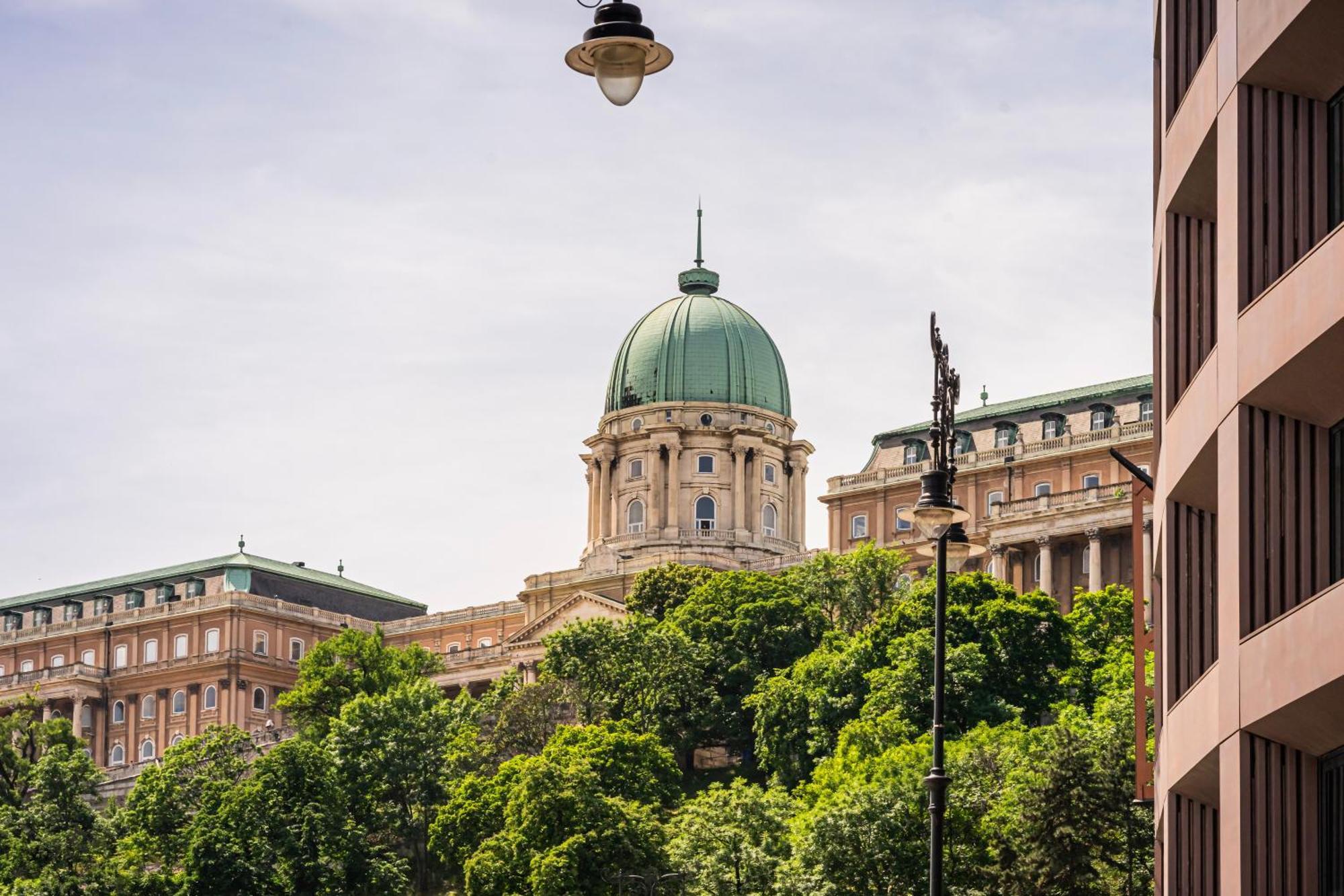 Elegant Escape By Buda Castle For Pleasure Seekers Budapest Bagian luar foto