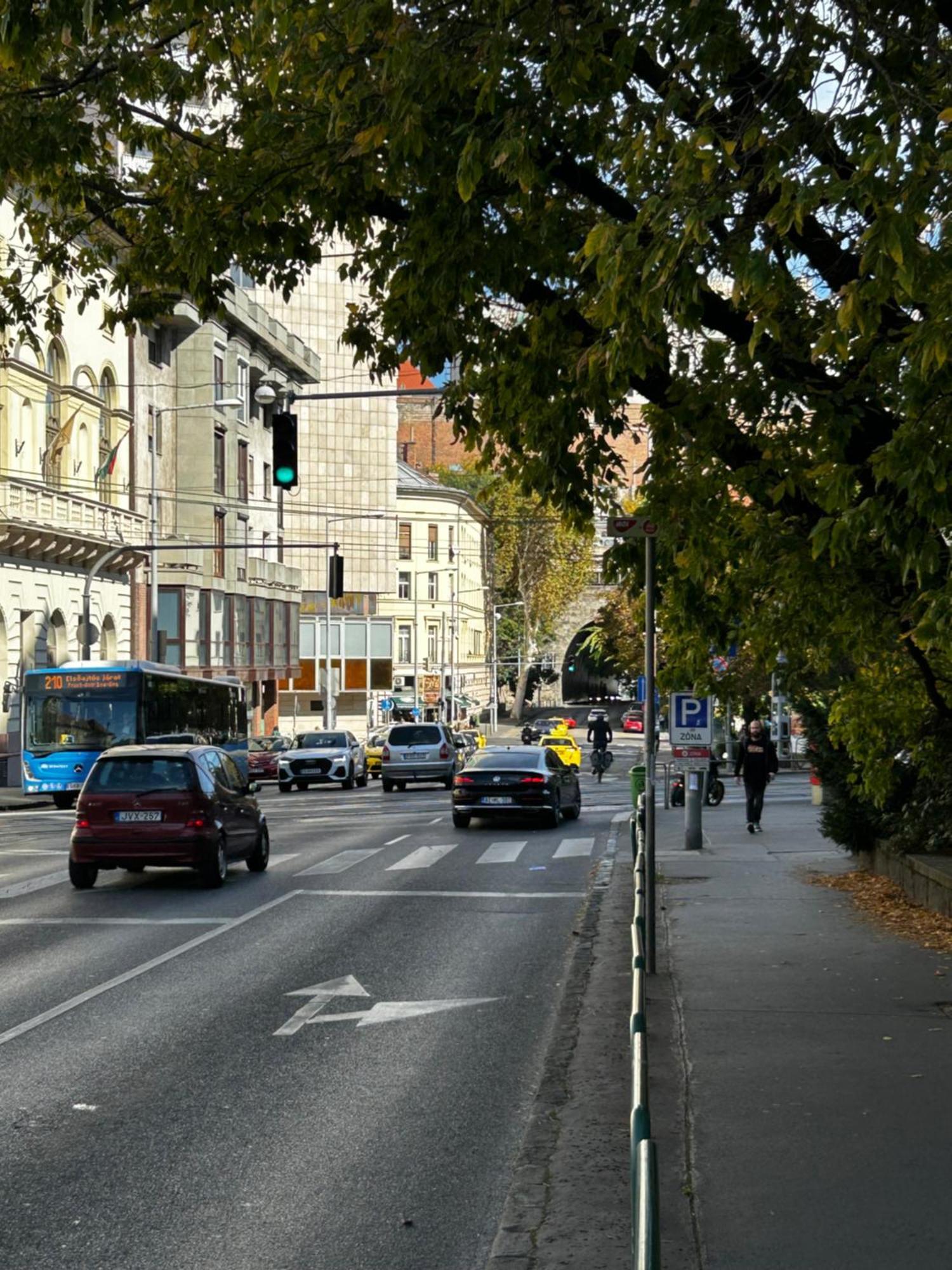 Elegant Escape By Buda Castle For Pleasure Seekers Budapest Bagian luar foto